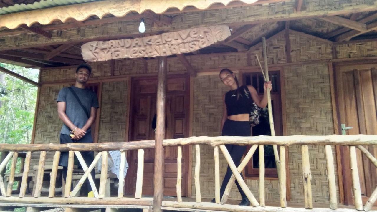 Landak River Guest House Only Trekking With Us Bukit Lawang Eksteriør bilde