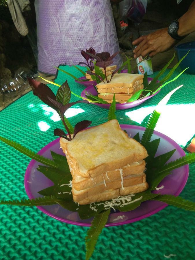 Landak River Guest House Only Trekking With Us Bukit Lawang Eksteriør bilde