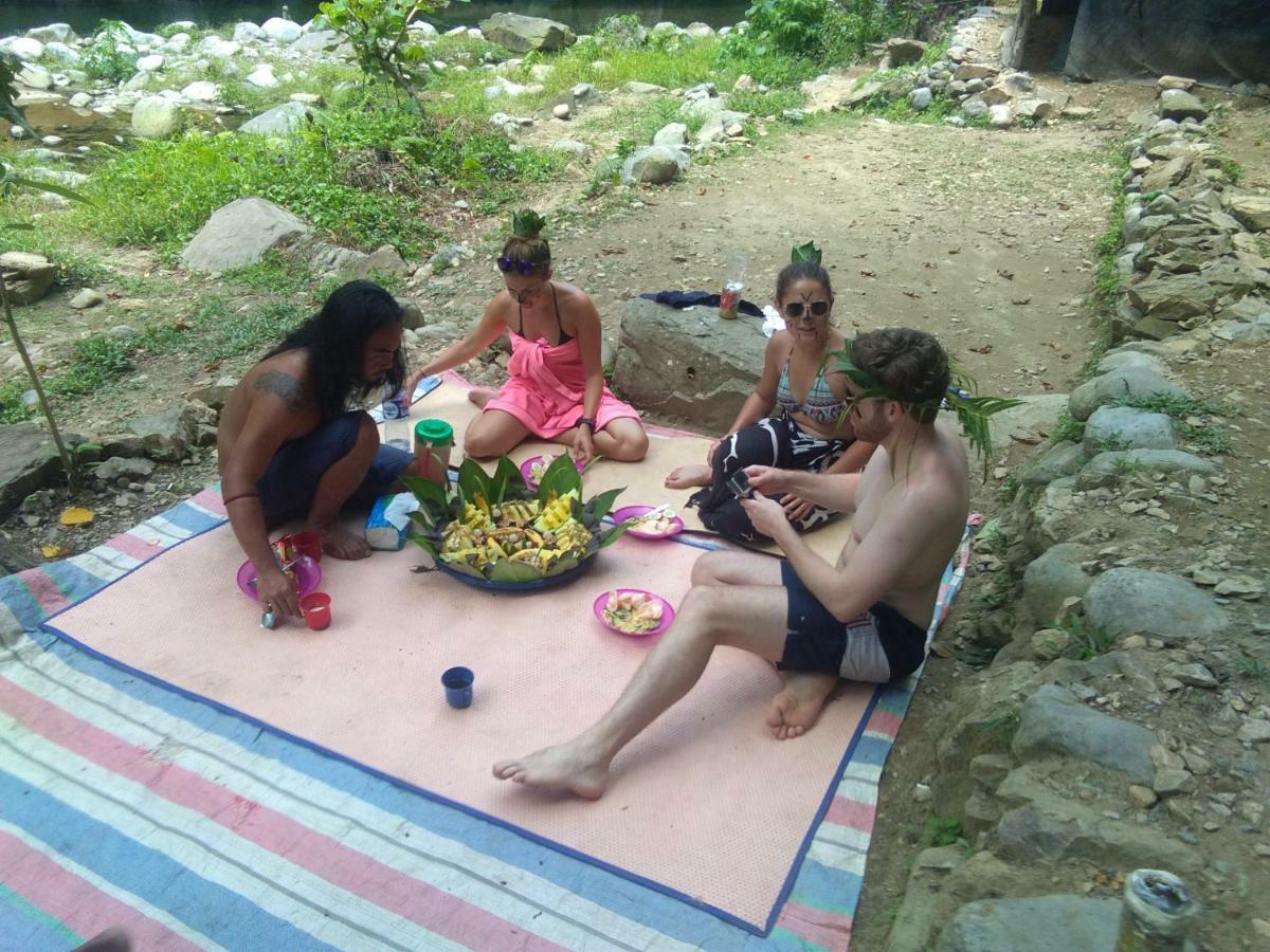 Landak River Guest House Only Trekking With Us Bukit Lawang Eksteriør bilde